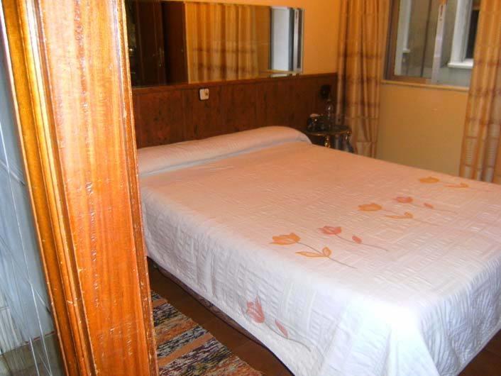 Hostal Suarez Hotel Madrid Room photo